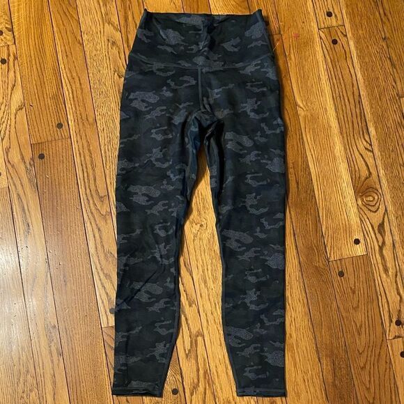New fabletics black and grey camo high waist athletic workout leggings - Picture 2 of 7